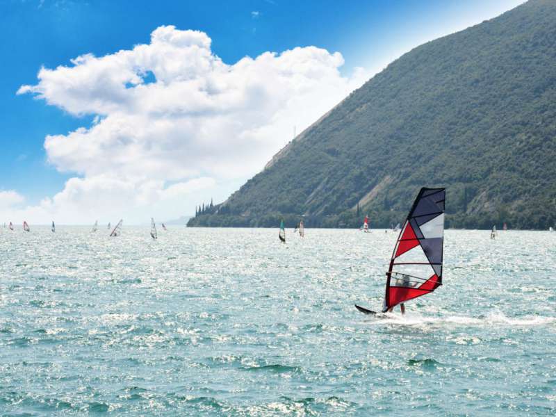 Windsurfen en Zeilen Gardameer