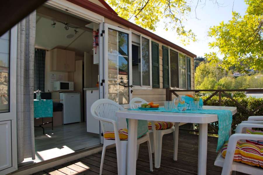 Camping Gardasøoen med stacaravan med terrasse 1