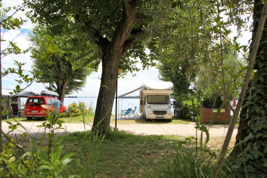 Campeggio Lago di Garda con piazzole vicino al lago 3