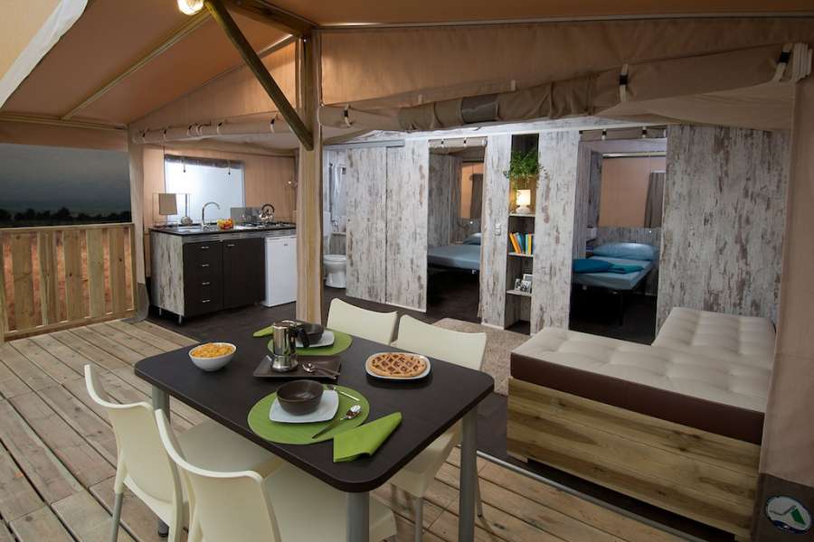 Campeggio Glamping Lago di Garda con tenda con aria condizionata e bagno privato 1